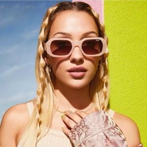 Quay Hyped Up Sunglasses